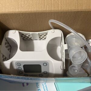 Breast Pump with Digital Display - White